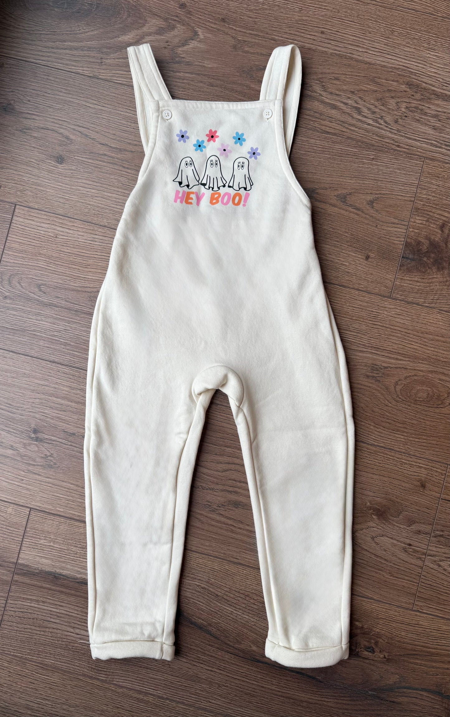 ‘Hey boo’ dungarees